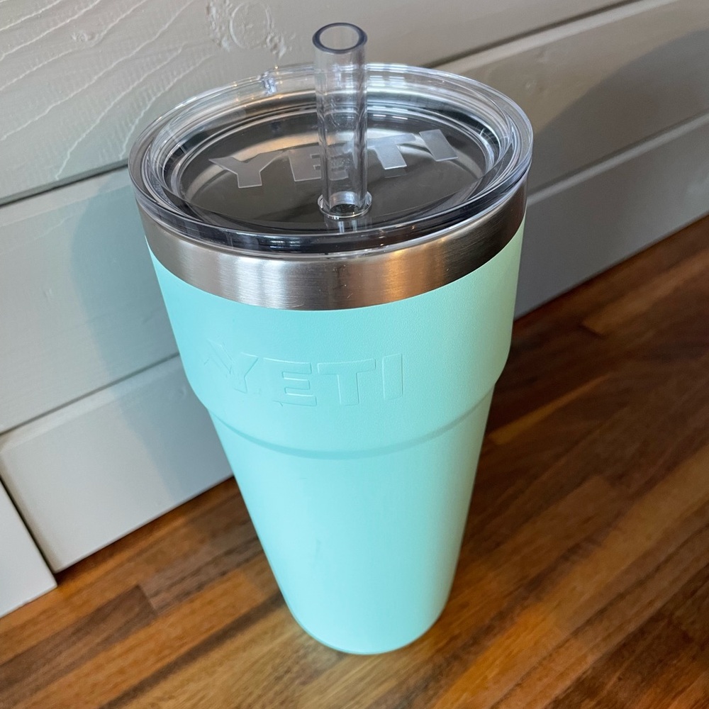 YETI 26 oz Seafoam Cup with Straw